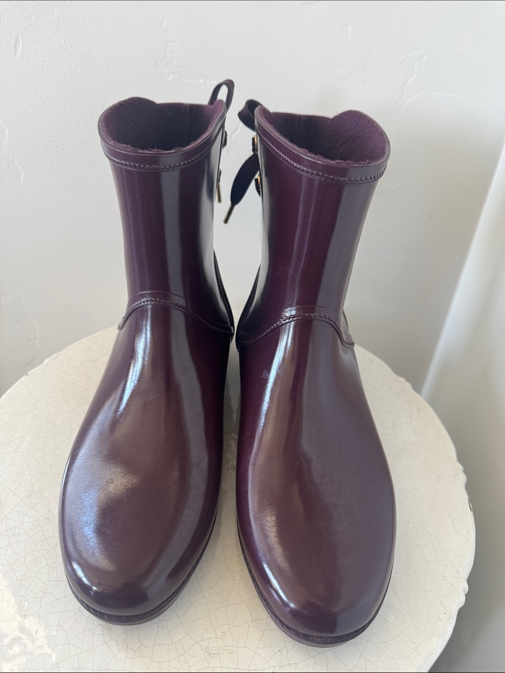 Michael Kors Women’s Deep Plum Lace-Up Glossy Rubber Ankle Rain Boots Size 9 EUC - Picture 3 of 13